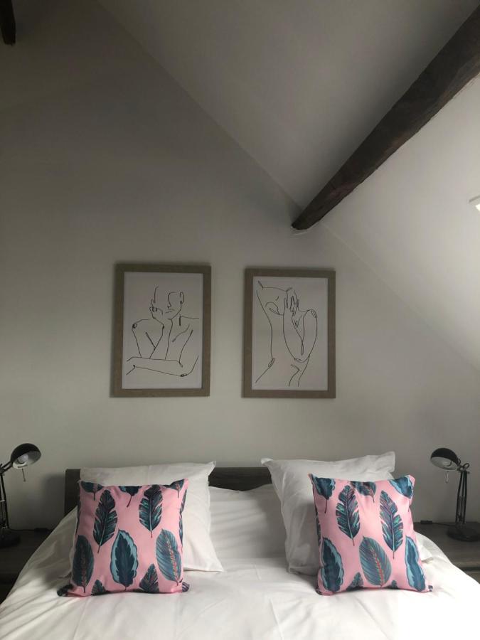 Bed and Breakfast Ancien Relais De Poste The Old Post Office Saint-Martial-d'Albarede Exterior foto