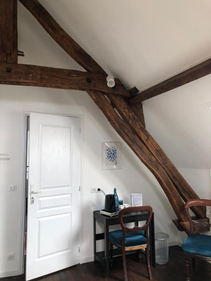 Bed and Breakfast Ancien Relais De Poste The Old Post Office Saint-Martial-d'Albarede Exterior foto